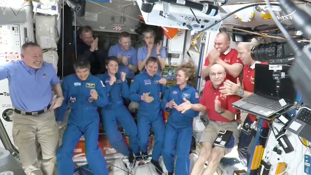 nasa-crew-10-members-welcomed-2025-03-34139cb0d6b17f8911aa49127cd327bb सुनीता विलियम्स और बुच विल्मोर की वापसी के लिए 4 नासा के चालक दल -10 सदस्यों से मिलें