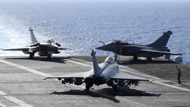 2025-04-09t075612z-1-lynxnpel380a1-rtroptp-4-mideast-crisis-france-carrier-2025-04-79b29444830fc65d57672ce83ea1b5b4-scaled भारत-पाकिस्तान संघर्ष: पांच नए रक्षा शर्तें आपको जानना आवश्यक है