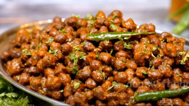 kala-chana-2025-04-bd3e5788c3477b6ea53e38033e0305bb राम नवमी 2025: इस अवसर पर पारंपरिक व्यंजनों का प्रयास करना चाहिए
