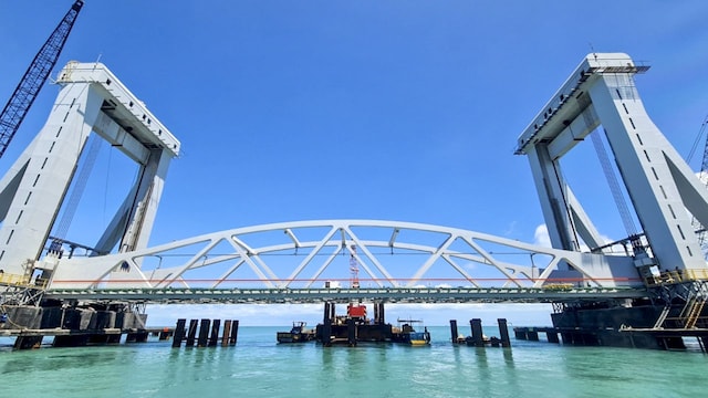 pamban-bridge-4-2025-04-1cabbe44cc866543fc9cb2e06fb3c9b9 पीएम मोदी ने पाम्बन ब्रिज का उद्घाटन किया, जिससे 5 मिनट में रामेश्वरम को समुद्र पार करने की अनुमति मिलती है