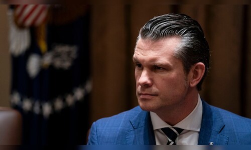Pentagon Probes Potential Deletion of Signal Messages by Hegseth Aides