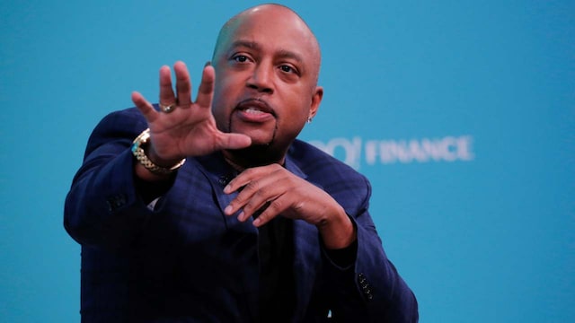 daymond-john-shark-tank-2025-05-820ff00a7b0f63498c1205e1fedb23eb हर यात्री को इन एयरलाइन हैक का उपयोग कभी भी एक कनेक्शन को याद करने और जेटलैग को हराने के लिए करना चाहिए