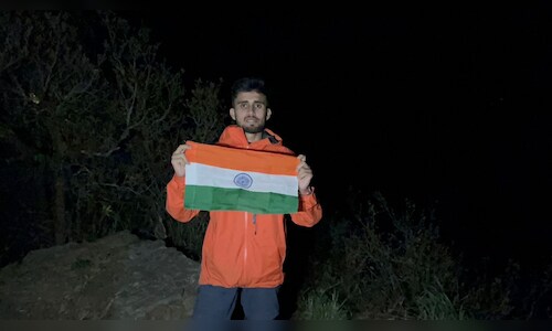 Mountaineer Yashwanth Climbs Peaks in Five States to Hoist Flag