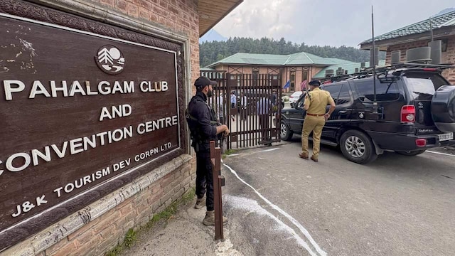 Following the terror attack in Pahalgam, Anantnag district on April 22, top tourist locations in northern India are facing a significant drop in visitors. This incident raised tensions at the India-Pakistan border as Indian forces conducted a strong response, targeting terrorist sites in Pakistan. Consequently, many tourists have canceled their plans to visit northern India. (Image: PTI) Following the terror attack in Pahalgam, Anantnag district on April 22, top tourist locations in northern India are facing a significant drop in visitors. This incident raised tensions at the India-Pakistan border as Indian forces conducted a strong response, targeting terrorist sites in Pakistan. Consequently, many tourists have canceled their plans to visit northern India. (Image: PTI)