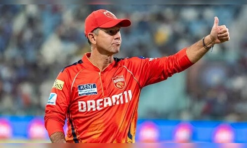 Ricky Ponting Persuades PBKS Players to Stay in India