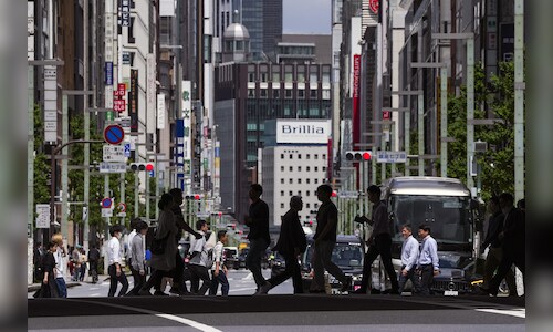 Japan's Bond Sale Sees Strong Demand Amidst Rising Rates