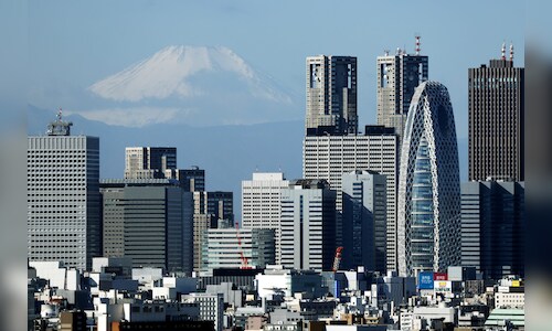 Japan Flags Bond Cut to Ease Yield Pressure Amid Auction