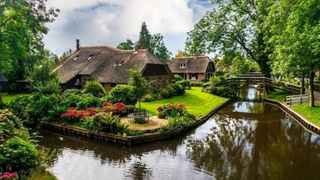 Giethoorn, Netherlands: Known colloquially as the 'Venice of the North,' Giethoorn is a picturesque village in Overijssel, Netherlands. With its beautiful canals, historic homes, and scenic beauty, this hidden jewel provides a serene getaway from the frenetic pace of urban life. Residents depend on boats and bicycles for transportation, contributing to its peaceful atmosphere. Giethoorn, Netherlands: Known colloquially as the 'Venice of the North,' Giethoorn is a picturesque village in Overijssel, Netherlands. With its beautiful canals, historic homes, and scenic beauty, this hidden jewel provides a serene getaway from the frenetic pace of urban life. Residents depend on boats and bicycles for transportation, contributing to its peaceful atmosphere.