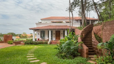 Abhinandan Lodha Redefines India's Land Investment with Digital Sales & Young Buyers