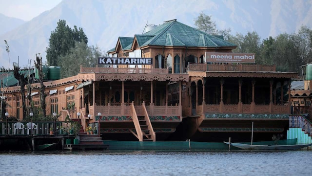 Srinagar, India: Famous for its floating houseboats and wooden boats navigating Dal Lake, Srinagar offers stunning views of snow-capped mountains along with a one-of-a-kind floating vegetable market. Located in the Kashmir Valley by the Jhelum River, this city is a hidden gem that draws countless tourists each year. Srinagar, India: Famous for its floating houseboats and wooden boats navigating Dal Lake, Srinagar offers stunning views of snow-capped mountains along with a one-of-a-kind floating vegetable market. Located in the Kashmir Valley by the Jhelum River, this city is a hidden gem that draws countless tourists each year.