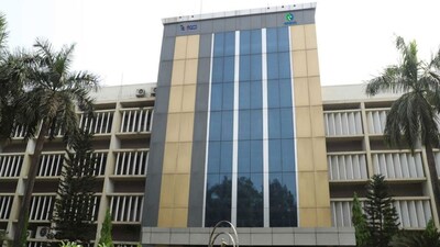 Texmaco Rail | Engineering major Texmaco Rail & Engineering Ltd said on Thursday, August 21, it has won an order worth ₹103.16 crore from Leap Grain Rail Logistics to deliver BCBFG wagons along with BVCM brake vans. The domestic order has to be executed within 10 months.
