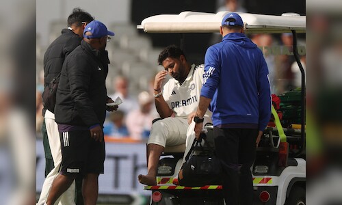 Rishabh Pant Retires Hurt After Foot Injury in Manchester Test