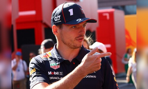 Verstappen to Stay with Red Bull Through 2026 Season