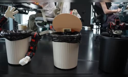 Chinese Engineers Develop Smart Trash Cans That Catch Trash Mid-Air
