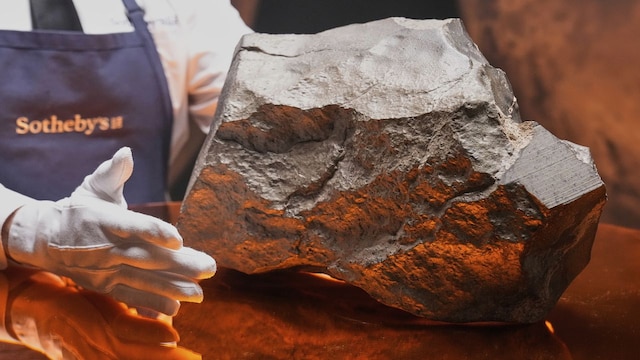 Sotheby’s to auction giant meteorite from Mars on July 16; expected to fetch millions