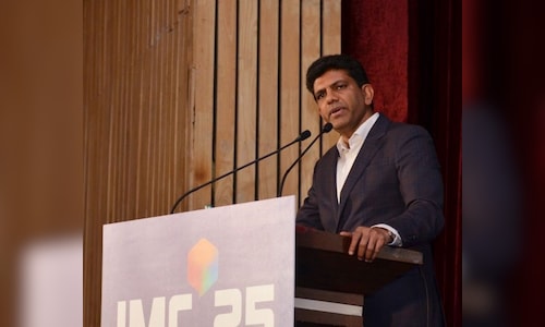 www.cnbctv18.com