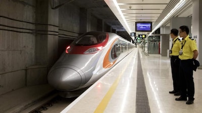 Origin and concept | Thanks to the efforts of railway and travel enthusiasts who charted the route, passing from Portugal to Singapore by train has become more popular in recent years. The new railway line in Laos, which connected Vientiane, the capital city of Laos, to Kunming, China, made the trip possible.