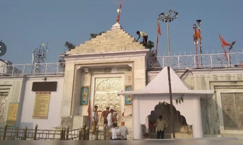 Himachal's Naina Devi Temple Bans Loudspeakers, Drums for Fair