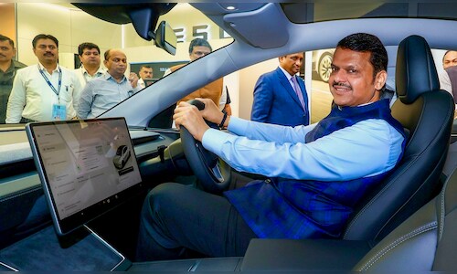Maharashtra Revises Vehicle Price Limits for Officials