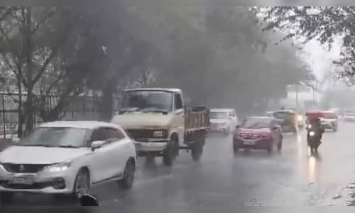 Delhi-NCR wakes up to light rain, thunderstorms; IMD issues yellow alert