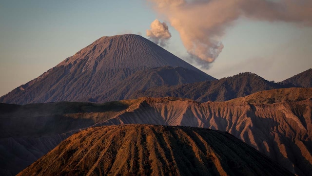 No 1. Surabaya, Indonesia | Cost of Stay Per Night: ₹ 3,037/Night | A vibrant blend of history, food and heritage, Surabaya is a great base for exploring East Java. Don't miss the colonial architecture, lively markets and a day trip to mount bromo. (Image: shutterstock) No 1. Surabaya, Indonesia | Cost of Stay Per Night: ₹ 3,037/Night | A vibrant blend of history, food and heritage, Surabaya is a great base for exploring East Java. Don't miss the colonial architecture, lively markets and a day trip to mount bromo. (Image: shutterstock)