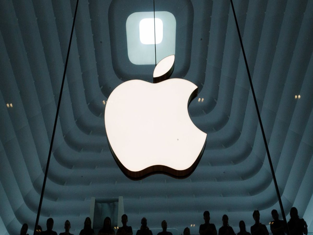 Apple Cuts Dozens of Jobs in Global Sales Overhaul Despite Record Revenue Outlook
