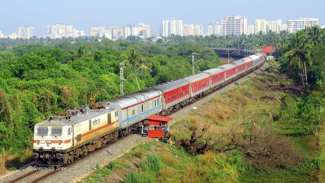 No 6. Dehradun Kochuveli Superfast Express | The Dehradun Kochuveli Superfast Express train travels approximately 3,459 kilometres and halts at 25 stations. It serves nine states: Uttarakhand, Uttar Pradesh, Maharashtra, Delhi, Rajasthan, Kerala, Goa, Karnataka, and Gujarat. It travels from Dehradun (DDN) to Kochuveli (KCVL) via Kottayam every Friday with a total duration of around 61 hours and 15 minutes. No 6. Dehradun Kochuveli Superfast Express | The Dehradun Kochuveli Superfast Express train travels approximately 3,459 kilometres and halts at 25 stations. It serves nine states: Uttarakhand, Uttar Pradesh, Maharashtra, Delhi, Rajasthan, Kerala, Goa, Karnataka, and Gujarat. It travels from Dehradun (DDN) to Kochuveli (KCVL) via Kottayam every Friday with a total duration of around 61 hours and 15 minutes.