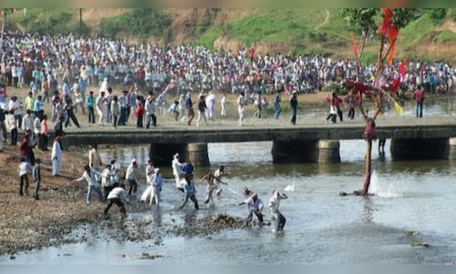 Gotmar Gotmar Festival: Five sustain serious injuries, over 400 injured in ...