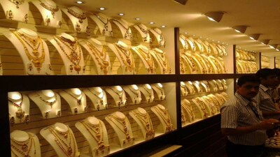 कल्याण ज्वेलर्स के प्रमोटर ने खरीदे 4.65 लाख अतिरिक्त शेयर, बाजार में गिरावट के बावजूद खरीदारी.