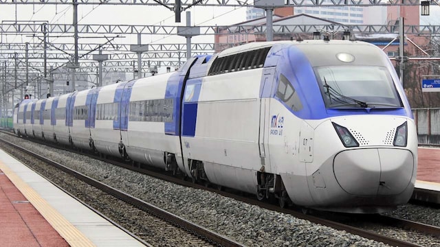 No. 9 Train name: Korail KTX-Sancheon | Country: South Korea | Top speed: 305 km per hour | Developed in 2008 and launched in 2010, the KTX-Sancheon is operated by South Korea’s national railway operator, Korail, along with SR Corporation. It serves as the backbone of high-speed travel in the country, efficiently linking key urban centres. No. 9 Train name: Korail KTX-Sancheon | Country: South Korea | Top speed: 305 km per hour | Developed in 2008 and launched in 2010, the KTX-Sancheon is operated by South Korea’s national railway operator, Korail, along with SR Corporation. It serves as the backbone of high-speed travel in the country, efficiently linking key urban centres.