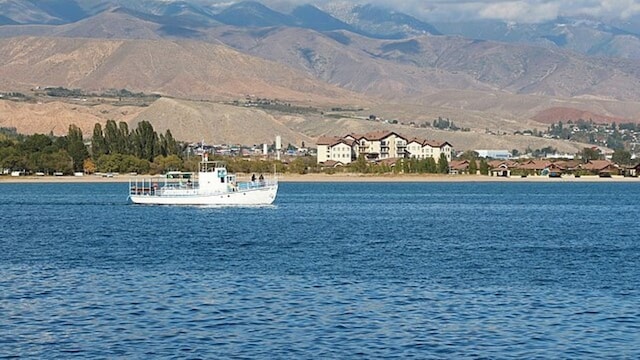 Lake Issyk-Kul. (Image Wikimedia Commons) Lake Issyk-Kul. (Image Wikimedia Commons)