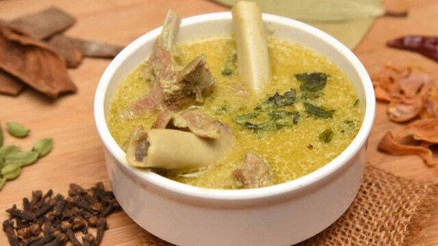 3. Mutton Marag | Mutton Marag is a mildly spiced, soupy mutton dish often served as a starter at Hyderabadi weddings. Made with tender mutton pieces, cream, and green chillies, it has a subtle yet rich flavour. It is typically enjoyed with naan or soft bread and sets the tone for a royal meal.