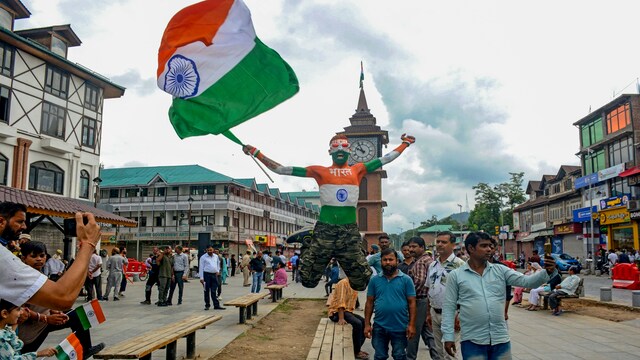 In Pics | India celebrates Independence Day 2025: Flag in Ganga, dances ...