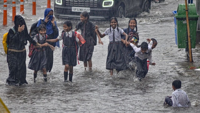 मुंबई बारिश: बीएमसी ने स्कूलों, कॉलेजों के लिए दोपहर की पारी में छुट्टी की घोषणा की मुंबई बारिश: बीएमसी ने स्कूलों, कॉलेजों के लिए दोपहर की पारी में छुट्टी की घोषणा की