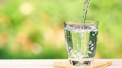 Water isn’t a standalone cure for stress | Researchers caution that while hydration supports stress management, it cannot replace broader strategies for coping with modern pressures. The study focused on healthy young adults in a controlled environment, so more research is needed to confirm whether consistent hydration reduces stress-related health risks over the long term. (Image: Canva)