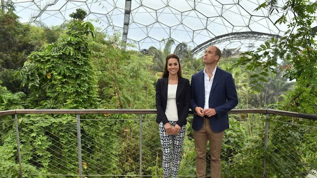No 7. The Eden Project | Country: United Kingdom | The Eden Project is a unique environmental complex housed in massive biomes that replicate diverse global ecosystems. It combines ecology, education and innovation, serving as both a tourist attraction and a hub for sustainability research. The futuristic design and green mission make it a pioneer in eco-conscious architecture. No 7. The Eden Project | Country: United Kingdom | The Eden Project is a unique environmental complex housed in massive biomes that replicate diverse global ecosystems. It combines ecology, education and innovation, serving as both a tourist attraction and a hub for sustainability research. The futuristic design and green mission make it a pioneer in eco-conscious architecture.
