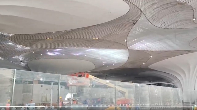 According to reports, Akasa Air is expected to be the first carrier to begin operations from NMIA, with commercial flights likely to commence shortly after the inauguration. The project is being developed by Navi Mumbai International Airport Limited (NMIAL), a joint venture between Adani Airport, which holds a 74% stake, and the City and Industrial Development Corporation (CIDCO), which owns the remaining 26%. According to reports, Akasa Air is expected to be the first carrier to begin operations from NMIA, with commercial flights likely to commence shortly after the inauguration. The project is being developed by Navi Mumbai International Airport Limited (NMIAL), a joint venture between Adani Airport, which holds a 74% stake, and the City and Industrial Development Corporation (CIDCO), which owns the remaining 26%.