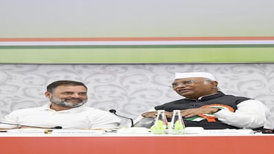 Patna: Congress President Mallikarjun Kharge with party leader and LoP in the Lok Sabha Rahul Gandhi during the extended Congress Working Committee (CWC) meeting, in Patna, Wednesday, Sept. 24, 2025. (PTI Photo)(PTI09_24_2025_000063B)