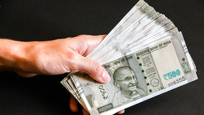 Six in Ten Households to Spend Over ₹5,000 | The survey shows that 60% of urban households will spend more than ₹5,000 beyond regular expenses this festive season. Notably, 37% plan to spend over ₹20,000, up from 26% in 2024. (Image: Canva)