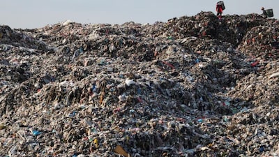 Scavengers sort recyclable plastic waste materials at Bantar Gebang landfill in Bekasi, on the outskirts of Jakarta, Indonesia, January 25, 2024. REUTERS/Ajeng Dinar Ulfiana/File Photo