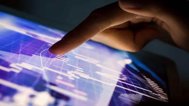 Asian stocks edge up after tech powers Wall Street