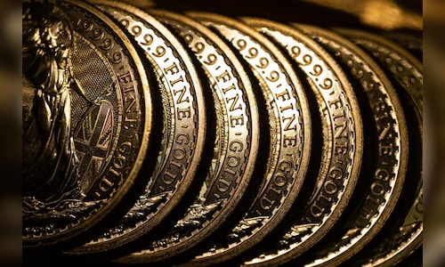 Gold Prices Rise Amid Shutdown Fears and Tariff Doubts