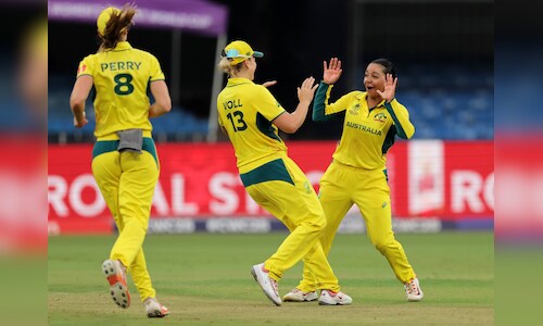 Australia Dominates South Africa, Advances to Semi-Finals
