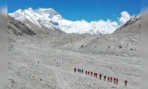 Nearly 1,000 hikers trapped by snowstorm on Mount Everest in Tibet during holiday