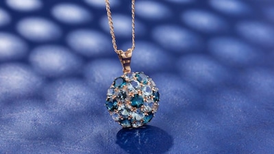 Jewellery: A priceless memento can be a beautiful necklace, bangles, or earrings (Image Shutterstock).