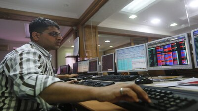 A broker trades on his computer terminal at a stock brokerage firm in Mumbai, India, January 20, 2016. Indian stocks dropped to their weakest since before the election of Prime Minister Narendra Modi while the rupee slumped to 2013 crisis levels on increasing concerns the country will be hit hard by the growing turmoil in global markets. REUTERS/Shailesh Andrade
