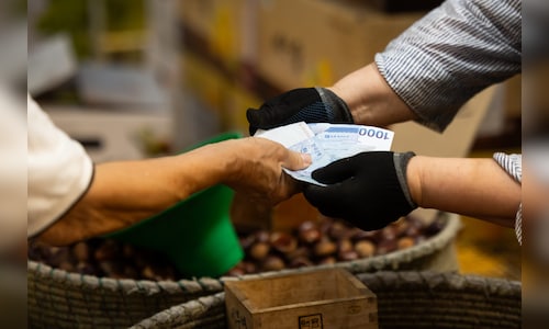 South Korean won extends rally to longest winning run in over a decade