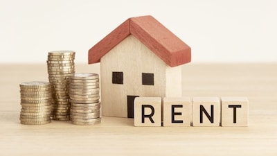 Housing and Rent Reform | Addressing the housing crisis is at the core of Mamdani’s vision. He plans to freeze rents on all rent-stabilised apartments, reverse rent hikes in city-owned housing, build 200,000 permanently affordable homes over the next decade, and double funding for public-housing preservation. These measures aim to stabilise housing costs and make living in the city affordable for working-class New Yorkers. (Image: Canva)