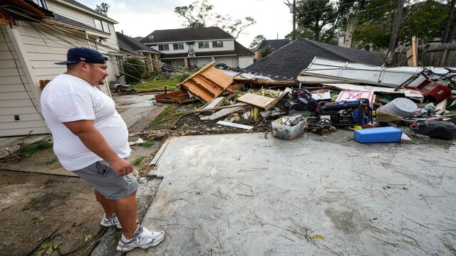 Tornado sweeps through Houston suburb, damaging over 100 homes – See ...