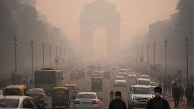 Delhi Chokes: AQI Hits 'Severe' as Dense Fog & Smog Blanket Capital